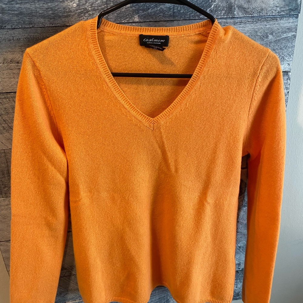 Cashmere V neck sweater